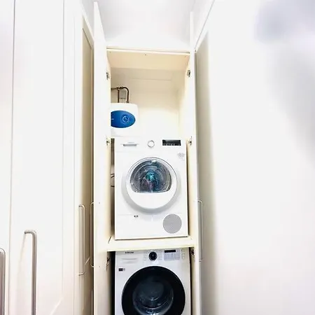 Luxury Top Location Rds, Aviva 5 Min Walk