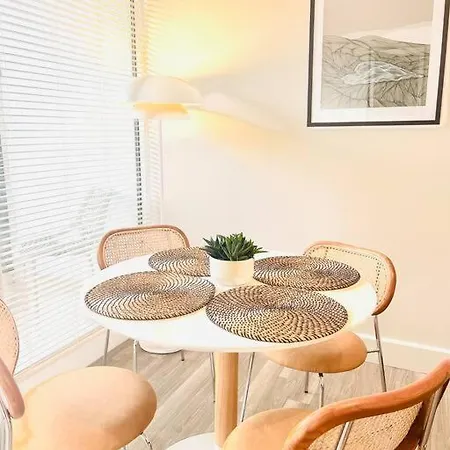 Lejlighed Luxury Top Location Rds, Aviva 5 Min Walk *