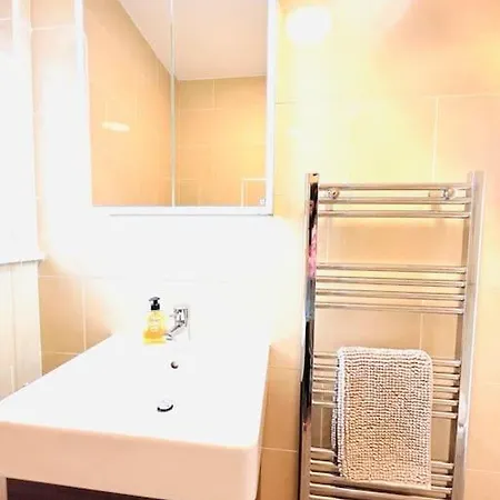 Luxury Top Location Rds, Aviva 5 Min Walk 더블린