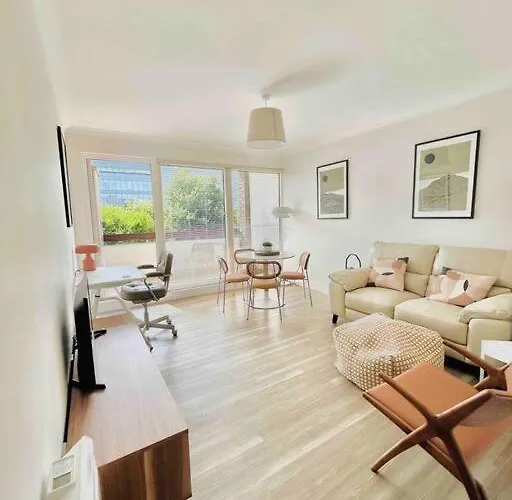 Lejlighed Luxury Top Location Rds, Aviva 5 Min Walk *